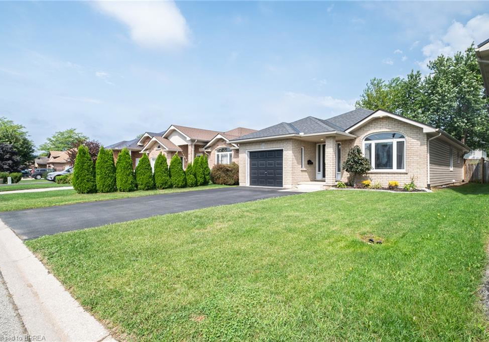 15-landon-avenue-simcoe-ontario-40857984
