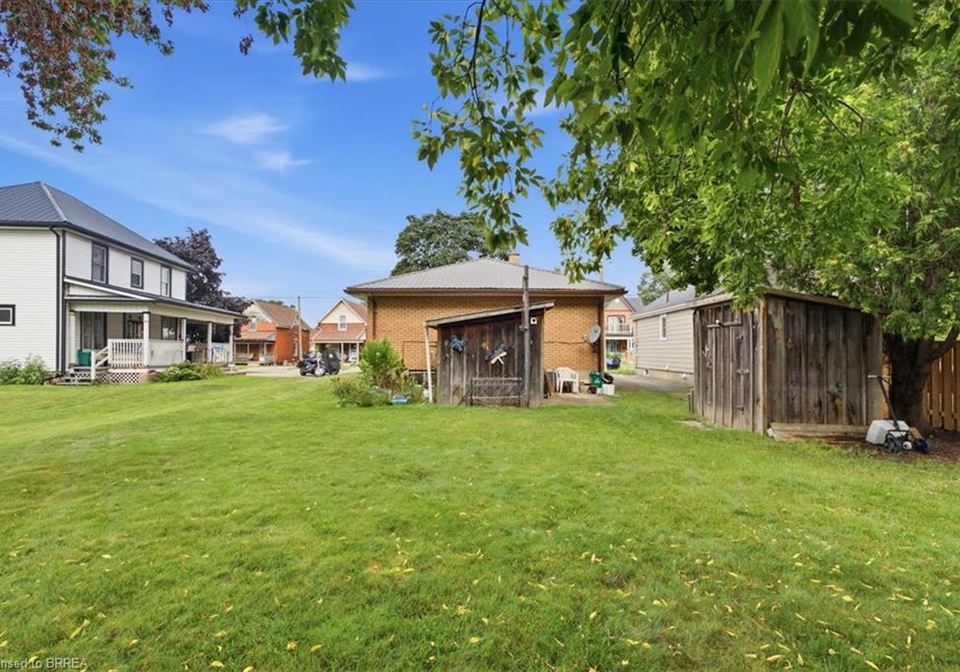 16-mintern-avenue-brantford-ontario-40858001