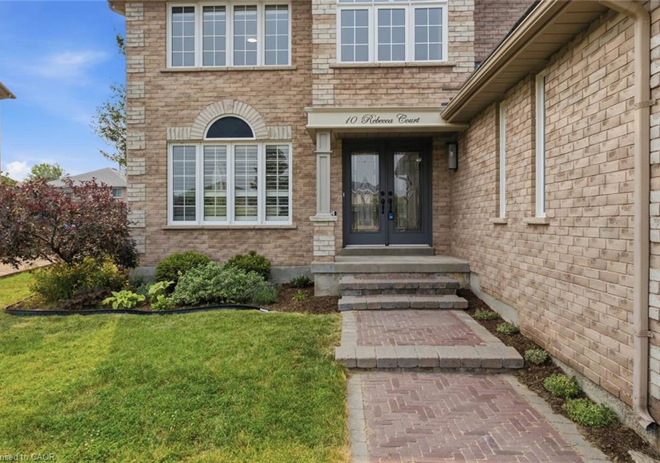 10-rebecca-court-barrie-ontario-40858023