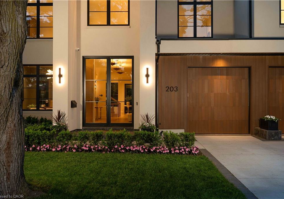 203-weybourne-road-oakville-ontario-40858040
