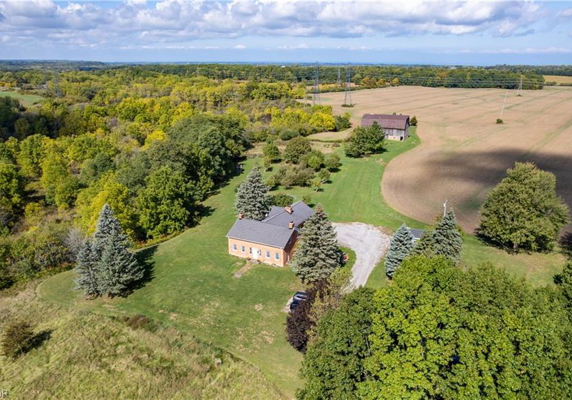 2432-seburn-road-fonthill-ontario-40858047