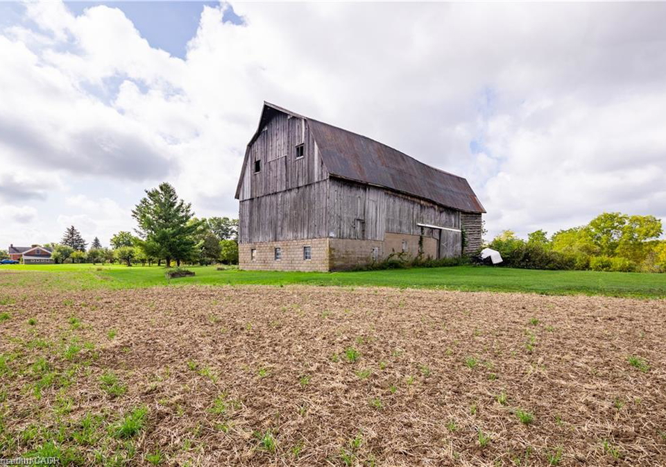 2432-seburn-road-fonthill-ontario-40858047