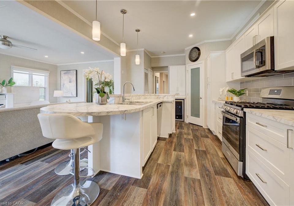 77683-bluewater-highway-bayfield-ontario-40858053