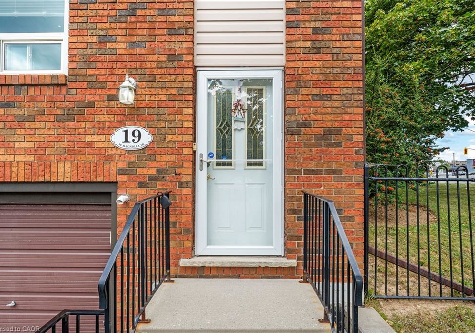 90-magnolia-drive-hamilton-ontario-40858056