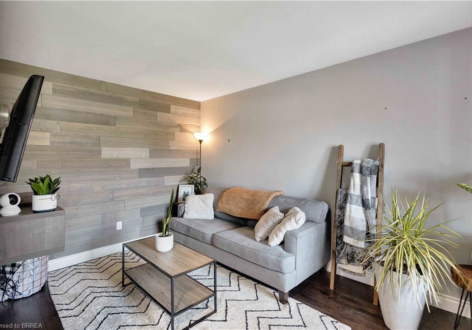 26-scottacres-boulevard-caledonia-ontario-40858074