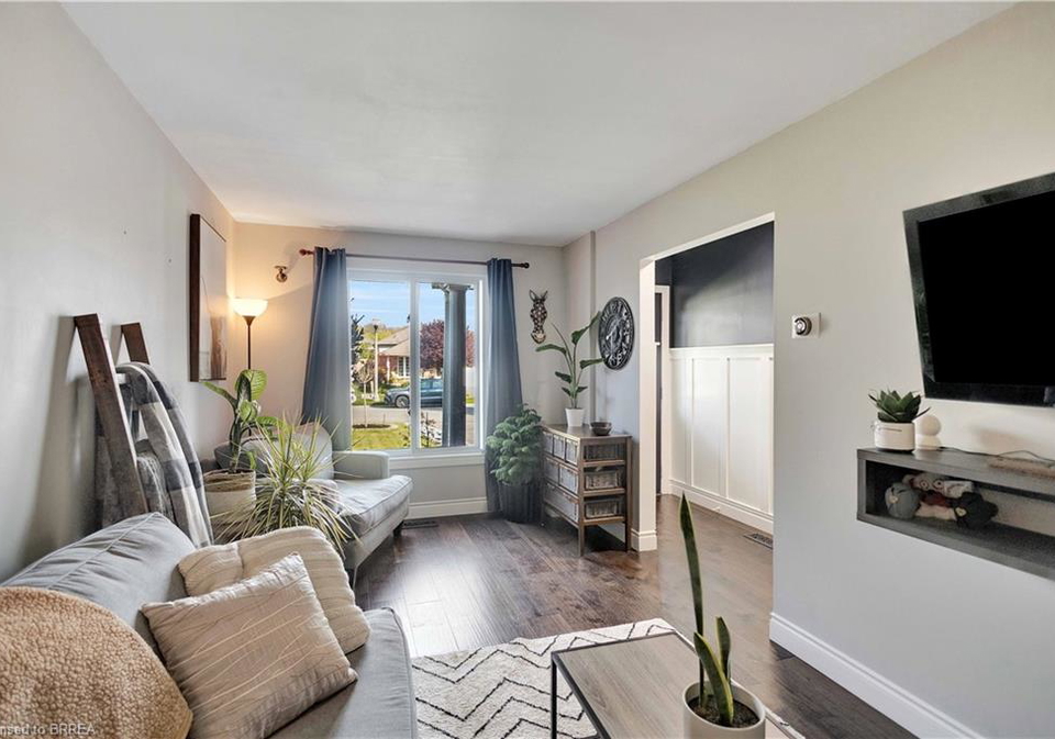 26-scottacres-boulevard-caledonia-ontario-40858074