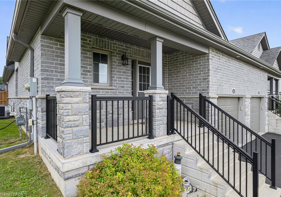 11-hackberry-lane-simcoe-ontario-40858088