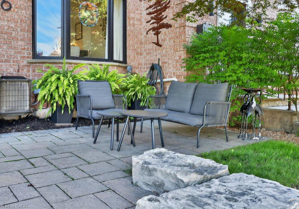 6-harbour-drive-stoney-creek-ontario-40858095