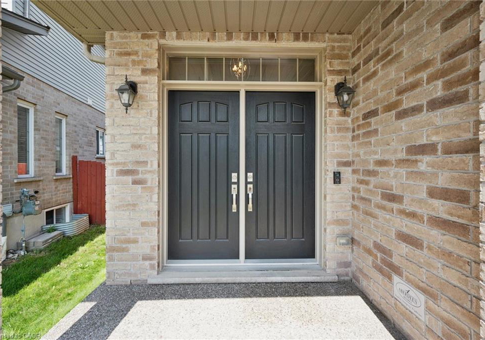 941-eden-oak-court-kitchener-ontario-40858123