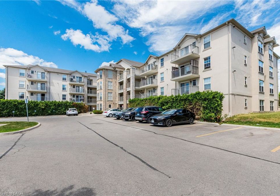 1480-bishops-gate-oakville-ontario-40858160