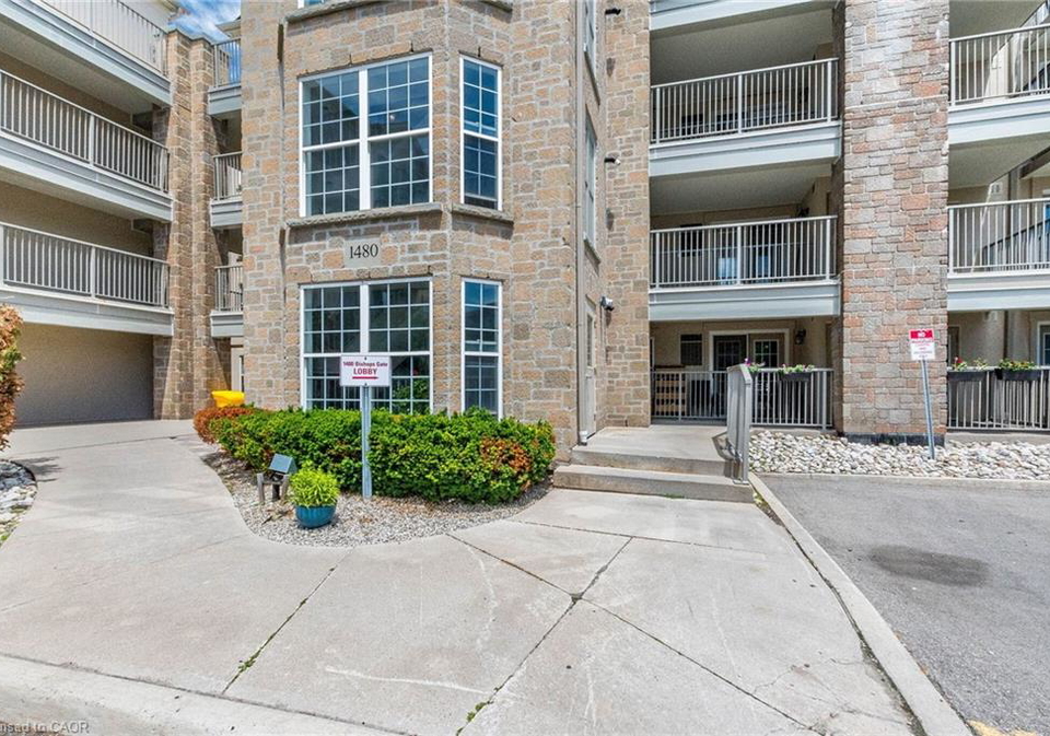 1480-bishops-gate-oakville-ontario-40858160