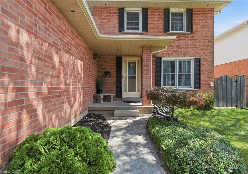 2055-hunters-wood-drive-burlington-ontario-40858169