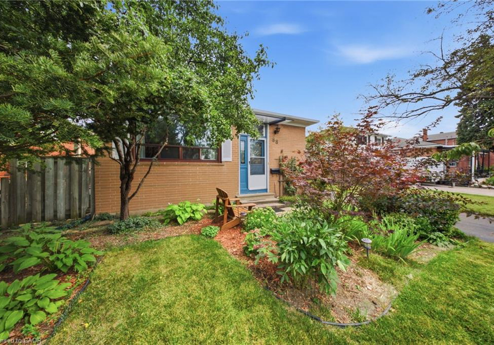 88-cavehill-crescent-scarborough-ontario-40858175
