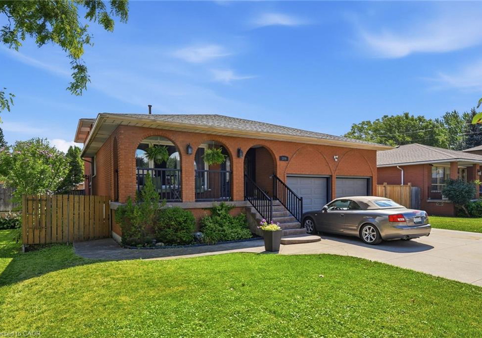 309-hawkridge-avenue-hamilton-ontario-40858187