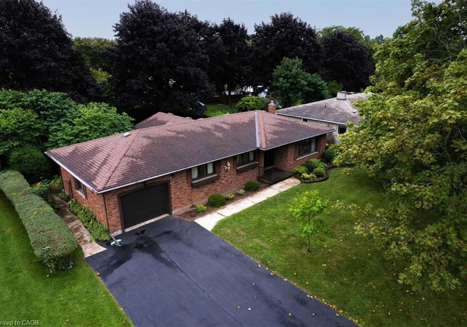 99-berkley-crescent-simcoe-ontario-40858209