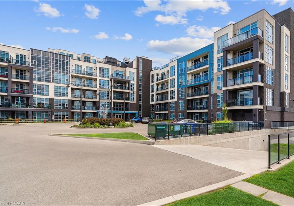10-concord-place-grimsby-ontario-40858241