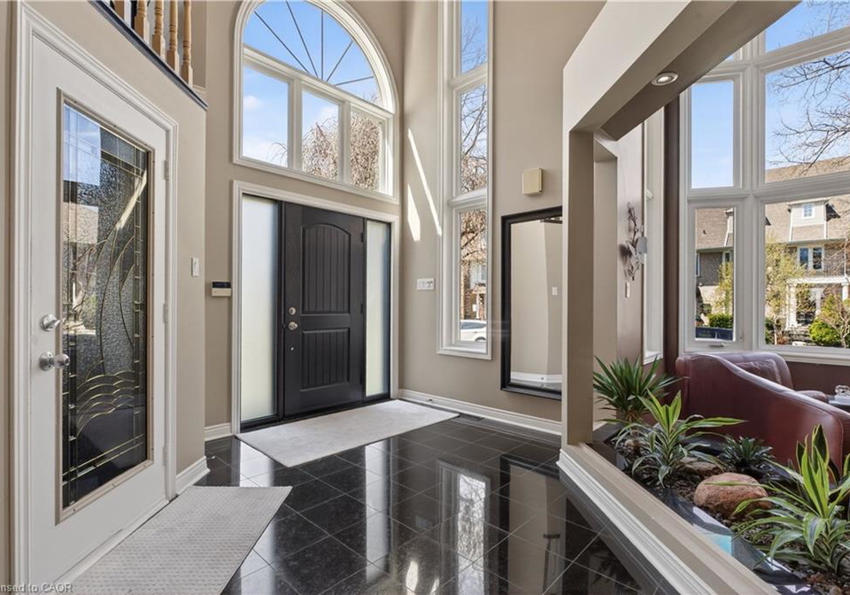 85-waterford-crescent-stoney-creek-ontario-40858260