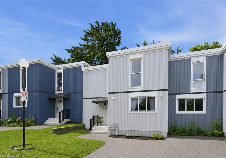 25-britten-close-hamilton-ontario-40858286