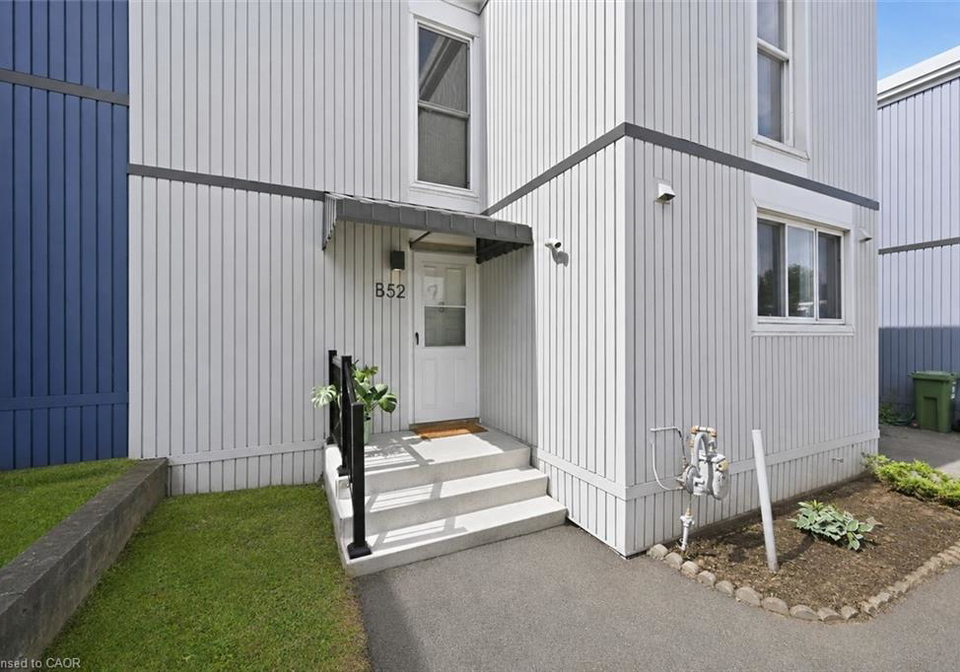 25-britten-close-hamilton-ontario-40858286