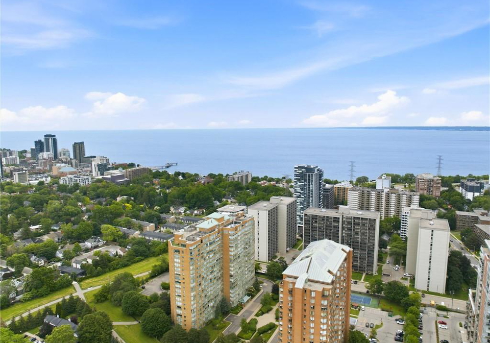 1276-maple-crossing-boulevard-burlington-ontario-40858338