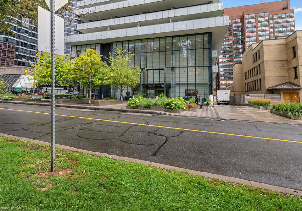 57-st-joseph-street-toronto-ontario-40858404