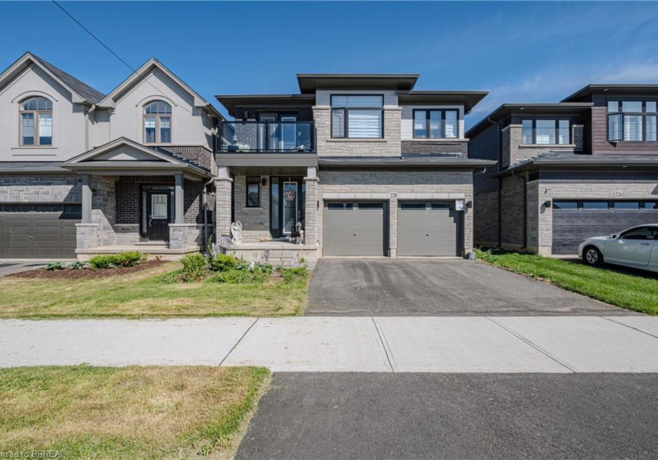 228-longboat-run-w-brantford-ontario-40858457
