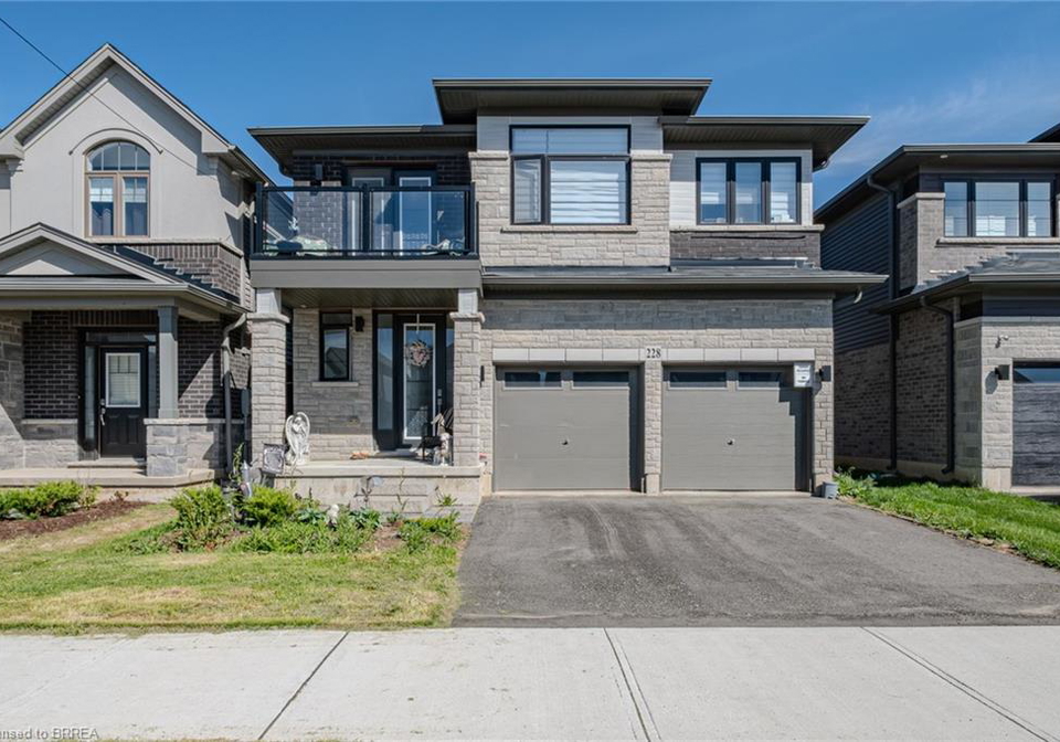 228-longboat-run-w-brantford-ontario-40858457