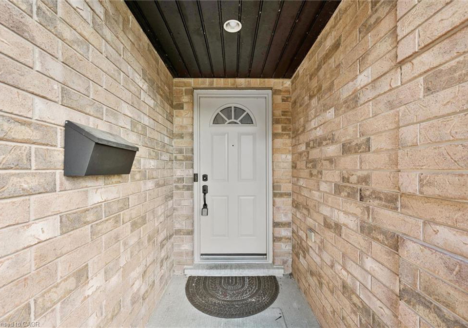 73-waxwing-crescent-guelph-ontario-40858465