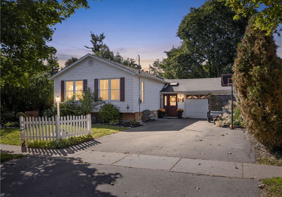 32-chelvin-drive-georgetown-ontario-40858541