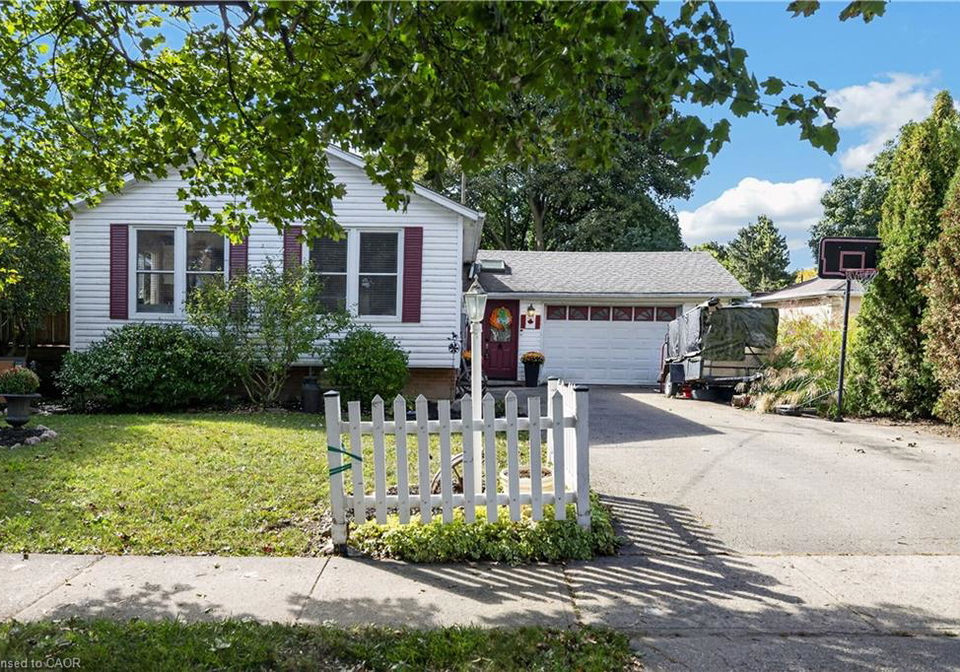 32-chelvin-drive-georgetown-ontario-40858541