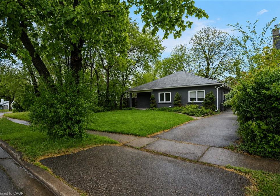 16-woodward-avenue-brampton-ontario-40858552