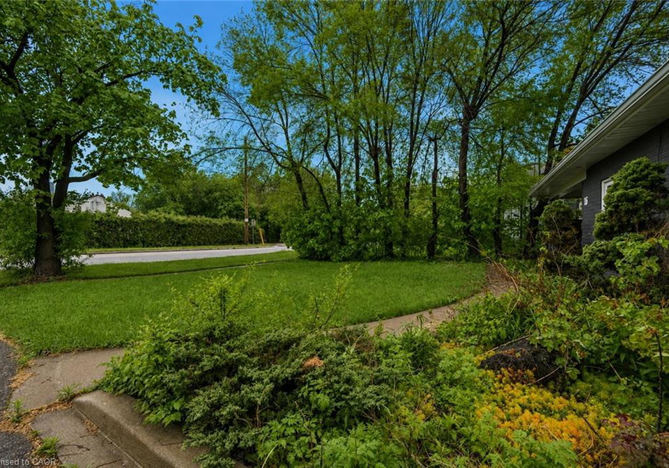 16-woodward-avenue-brampton-ontario-40858552