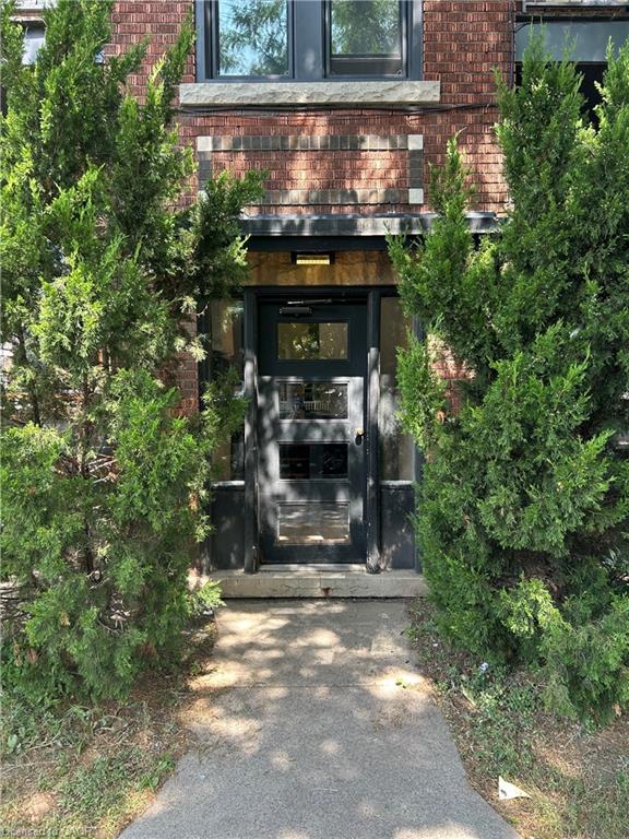 1265-king-street-e-hamilton-ontario-40858572
