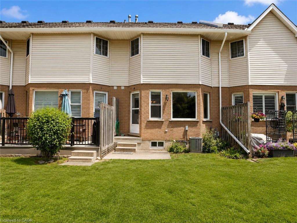 10-holborn-court-kitchener-ontario-40858630