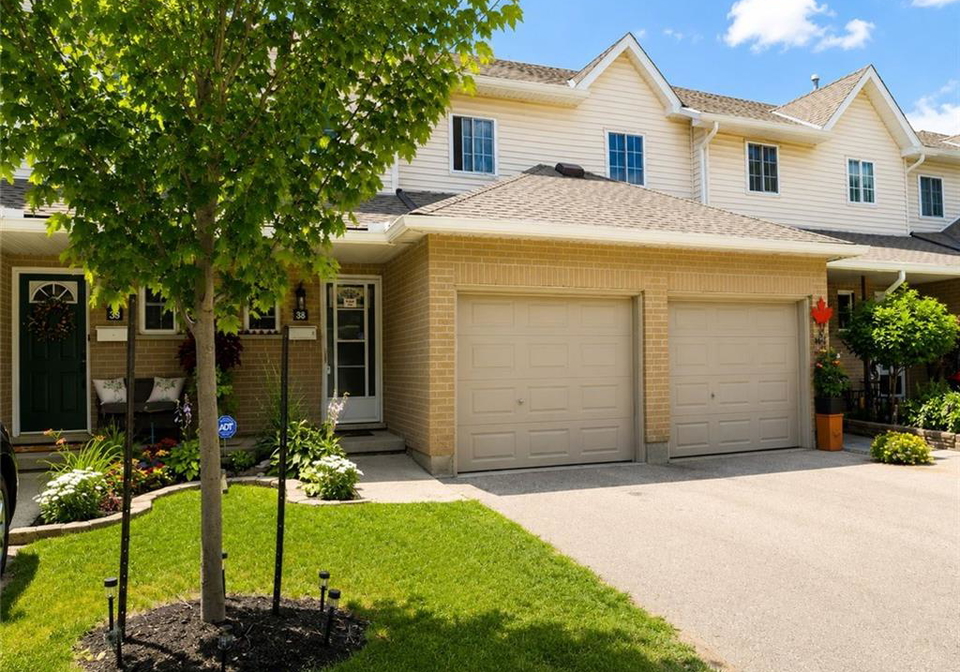 10-holborn-court-kitchener-ontario-40858630