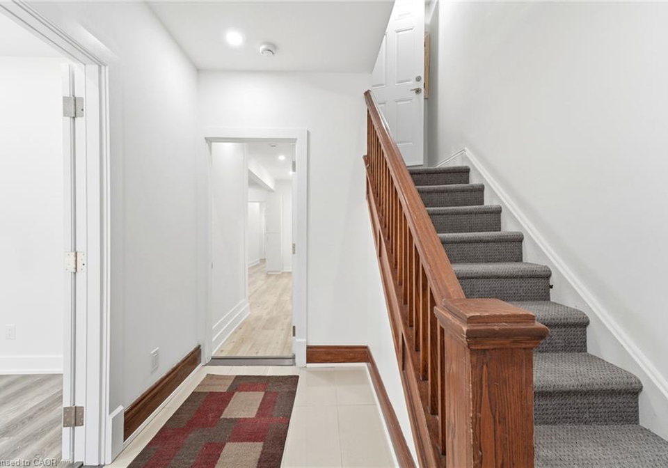 968-main-street-e-hamilton-ontario-40858649