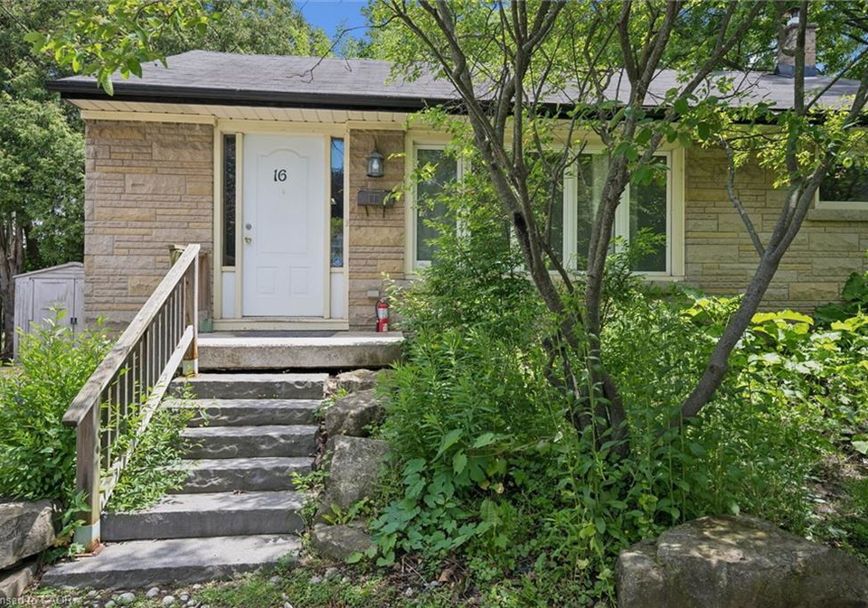 16-beaucourt-place-hamilton-ontario-40858707