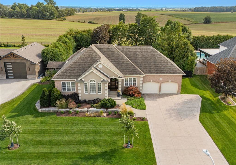 26-weberlyn-crescent-conestogo-ontario-40858721