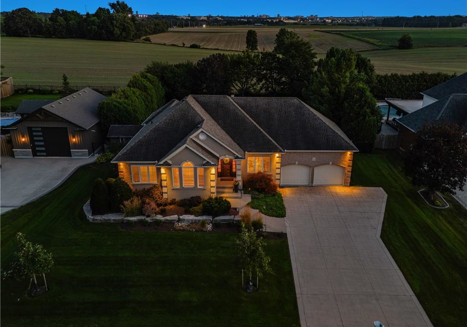 26-weberlyn-crescent-conestogo-ontario-40858721