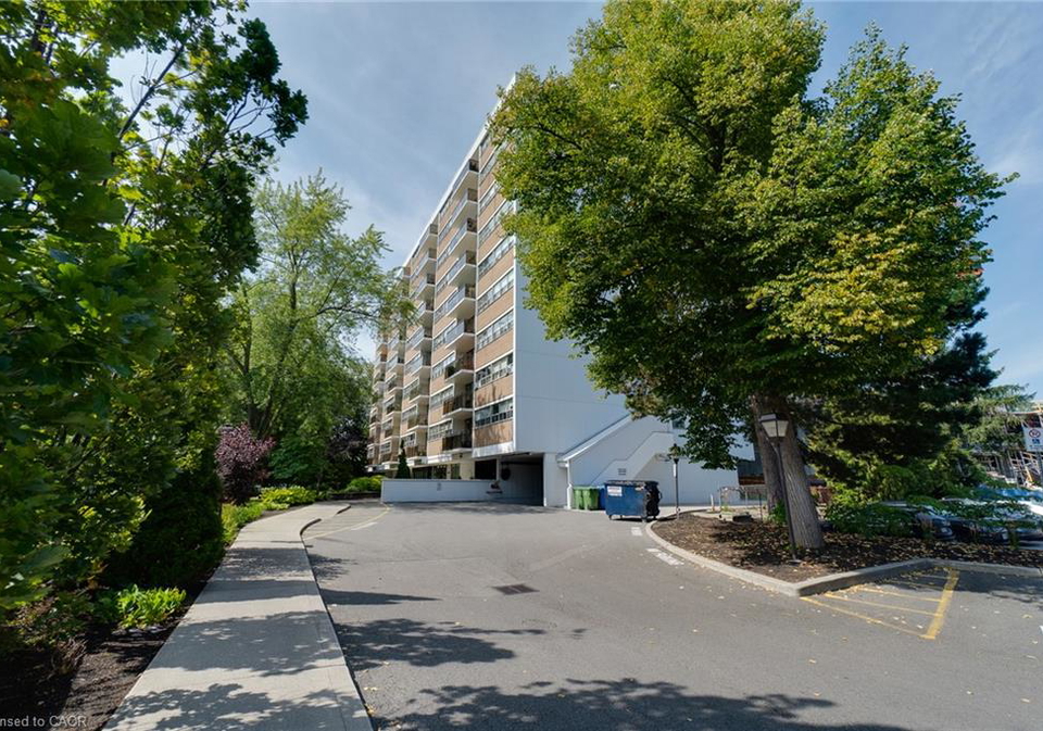 212-kerr-street-oakville-ontario-40858740