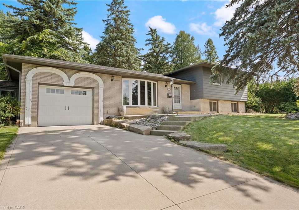 20-sunset-drive-simcoe-ontario-40858776