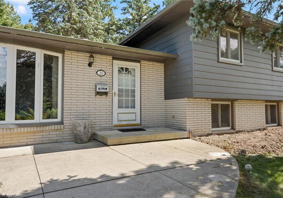 20-sunset-drive-simcoe-ontario-40858776