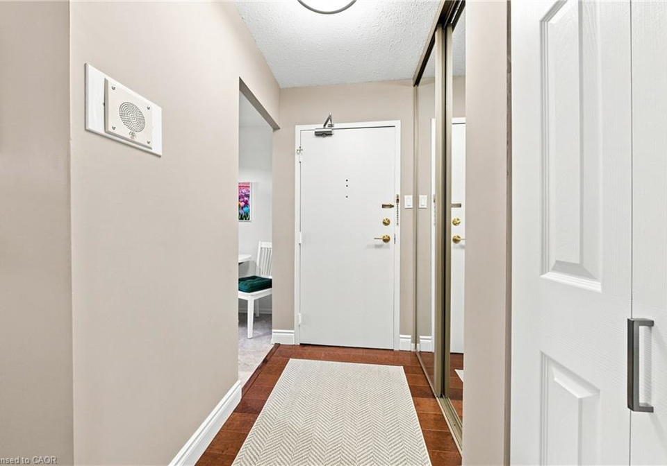 2055-upper-middle-road-burlington-ontario-40858801