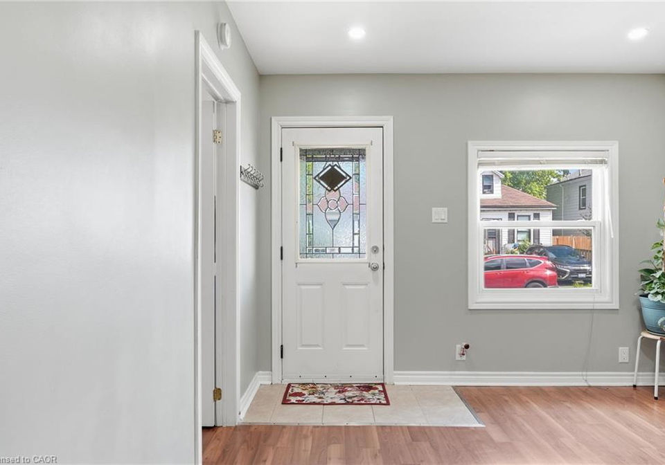 127-park-row-n-hamilton-ontario-40858830