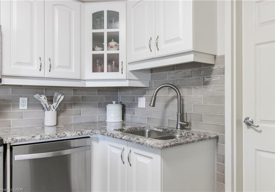 250-glenridge-drive-waterloo-ontario-40858835