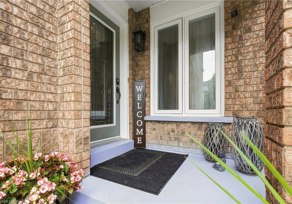 11-wakefield-lane-waterdown-ontario-40858844