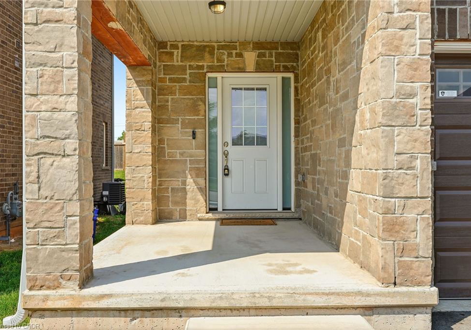 67-pinot-crescent-stoney-creek-ontario-40858845