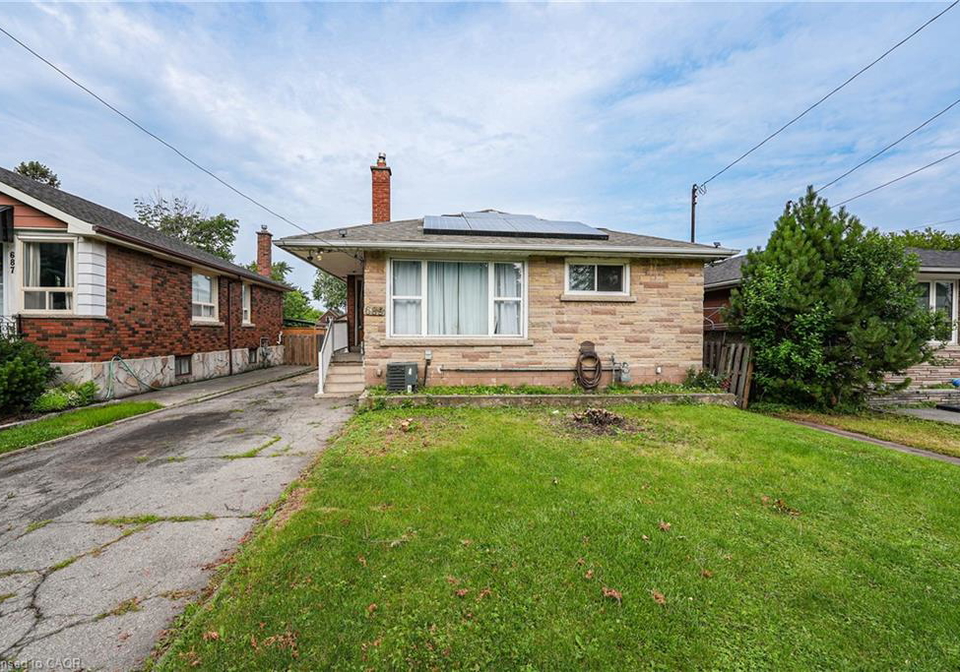 689-burgess-avenue-hamilton-ontario-40858857