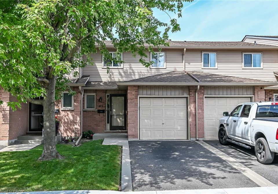 1675-upper-gage-avenue-hamilton-ontario-40858867