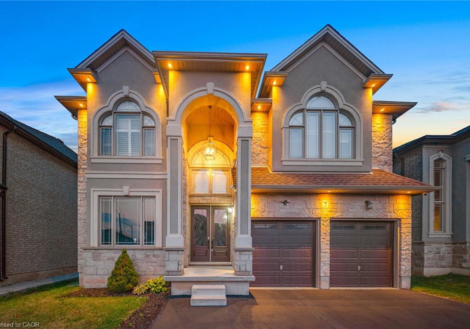 7-riesling-court-hamilton-ontario-40858881
